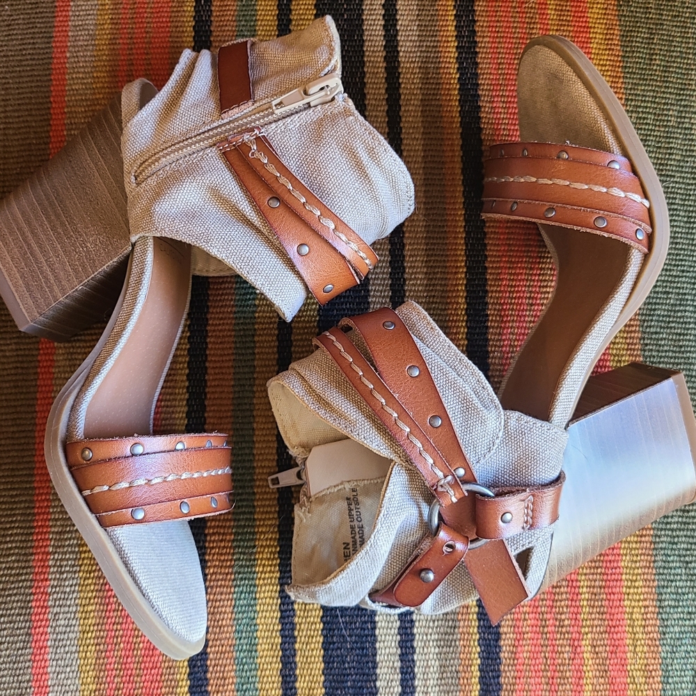 Super Cute JellyPop Neutral Sandles